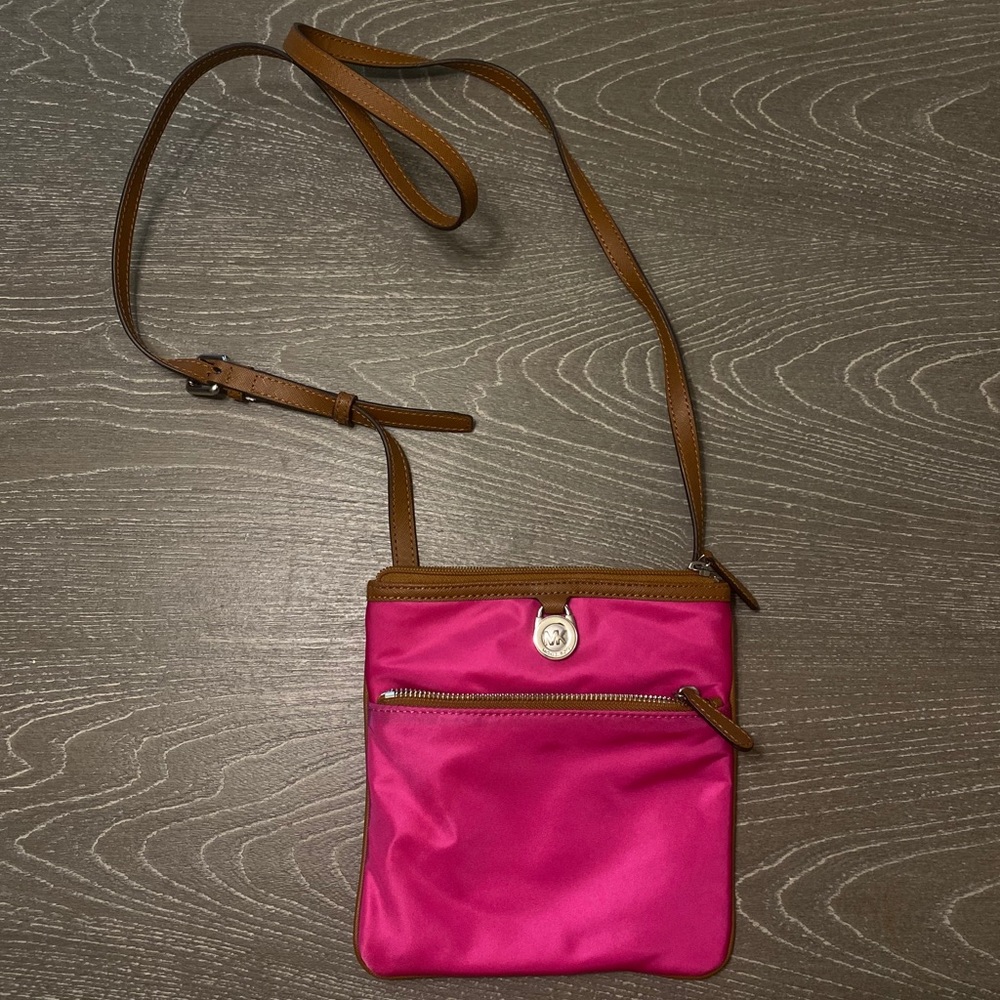 *SOLD* Michael Kors Fuchsia Kempton Crossbody